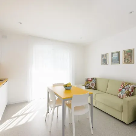 Colorful In Lignano Apartment